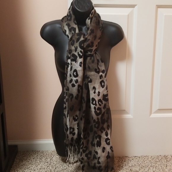Accessories - Leopard Printed Scarf